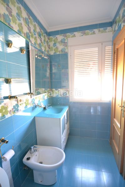 Foto b44eec3e-339a-4dab-9490-f0da6a017b18. Casa aparellada a Malpartida de Plasencia