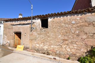 Haus in Calle granadillo 41. Casa con patio para reformar en oliva de plasencia