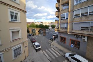 Appartement à Calle ronda del salvador 105. Edificio en venta en plasencia