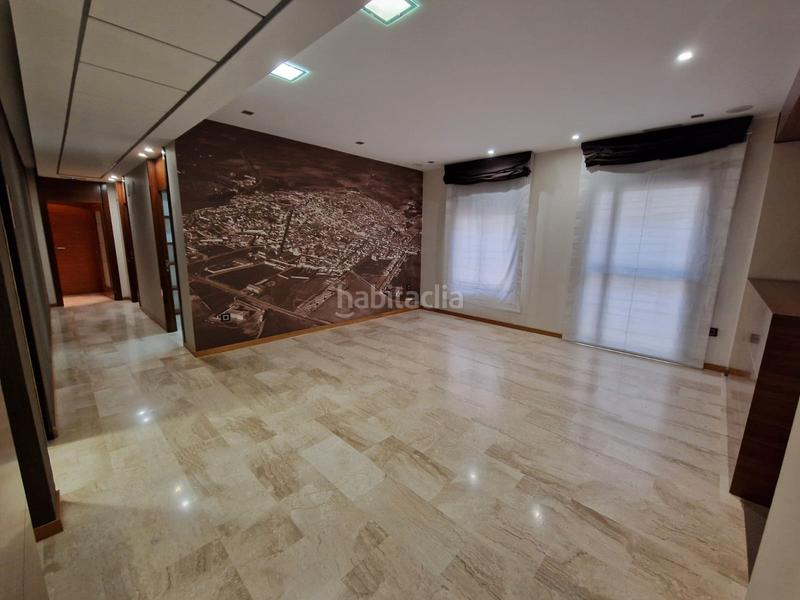 Foto b0b7d3e4-0697-4ecd-b5ab-d4b242e2883a. Alquiler local comercial se alquila local en zona centro en Fernán - Núñez