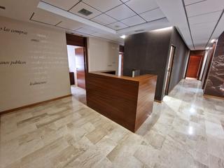 Lloguer Local Comercial a Fernán - Núñez. Se alquila local en zona centro