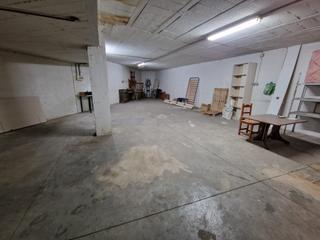 Aparcament cotxe a Fernán - Núñez. Cochera de 100 m2 en planta sotano