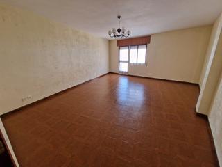 Appartement à Fernán - Núñez. Gran piso de 165 m2 en zona comercial