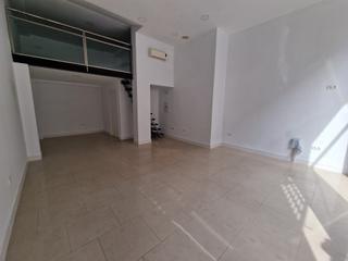 Location Local commercial à Fernán - Núñez. Local como nuevo en zona comercial