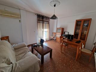 Appartement à Fernán - Núñez. Piso para entrar a vivir en calle principal