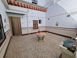 Maison à Montemayor. Casa con cochera cerca del centro