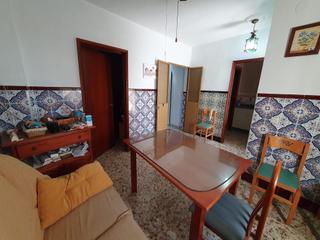 Maison à Fernán - Núñez. Pequeña casa para entrar a vivir