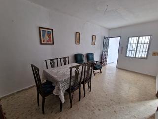 Pis a Fernán - Núñez. Piso enconomico en zona baja