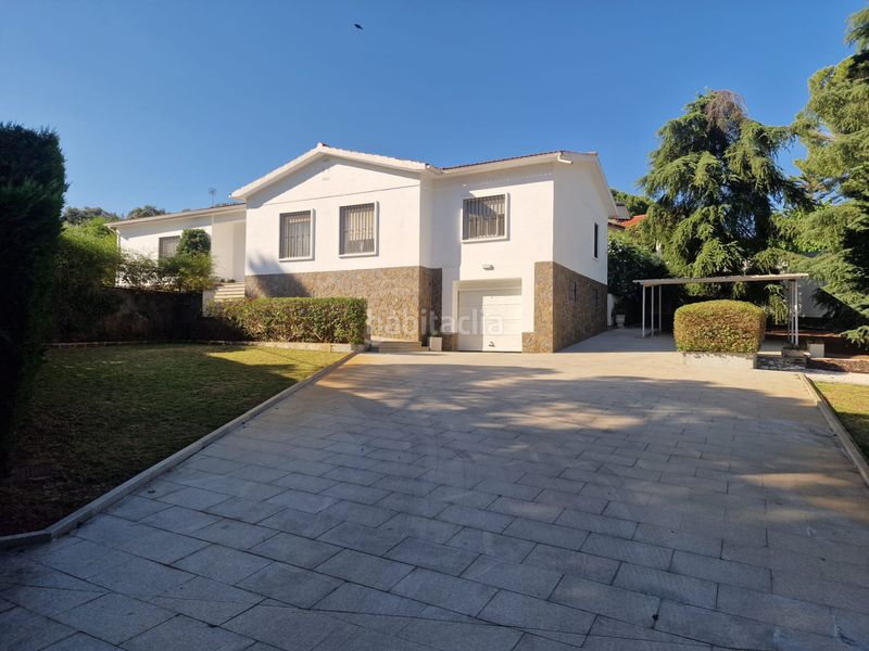 Foto 056d8604-98b5-4ca6-a048-ac45996a1340. Chalet espectacular chalet independiente con piscina y amplia parcela en el brillante en Córdoba