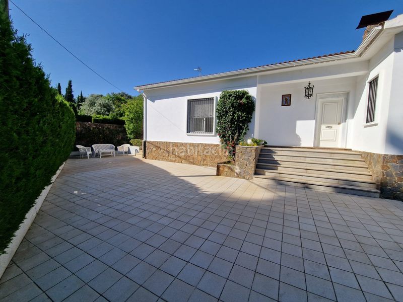 Foto b95c769d-d922-4b47-9fb4-fd511bbbe845. Chalet espectacular chalet independiente con piscina y amplia parcela en el brillante en Córdoba