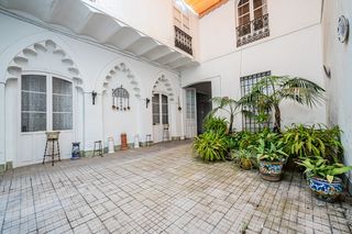 Casa in Fernán - Núñez. Gran casa señorial en el centro