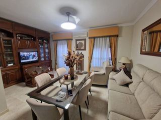 Flat in Fernán - Núñez. Piso + cochera cerca del centro