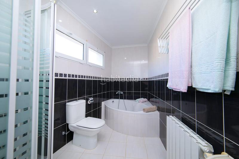 Foto 340a1406-5002-43fb-ad4a-048c4bc26c62. Chalet en Casco Urbano Moraira