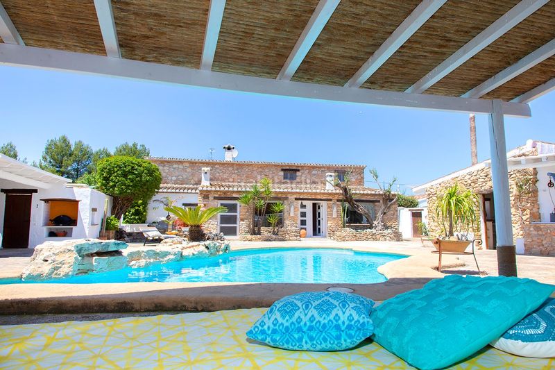 Foto bbd2ea89-20e2-43e2-8931-ef1acedc3305. Bauernhof mit parking pool in Benissa pueblo Benissa