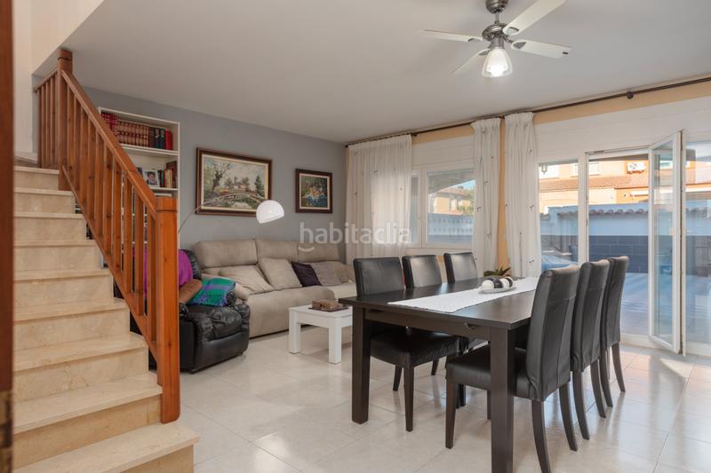 Foto 611eb2b7-b4b2-4ac8-8260-561f08283025. Casa adossada amb calefacció aparcament a Castelló d´Empúries