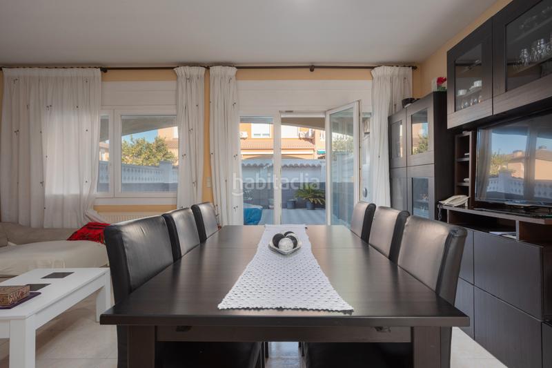 Foto f4391ae8-b1cd-4d0f-a571-22b3b2b4dd01. Casa adossada amb calefacció aparcament a Castelló d´Empúries