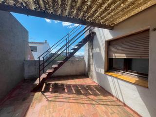 Haus in Riells. Casa en venta para reformar con muchas posibilidades