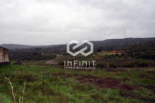 Casa en Cifuentes. Quieres vivir en el alto tajo?... aqu tienes un lienzo en blanc