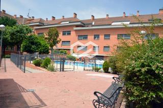 Pis a Foso-Moreras. Vive aranjuez piso con luz espectacular, garaje y zonas comunes.