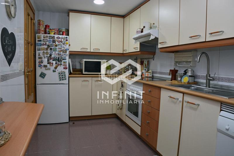Foto ee93620e-f9ca-4565-be31-6766c788ae0e. Piso vive piso con luz espectacular, garaje y zonas comunes... ven a visitarlo te sorprenderá. en Aranjuez