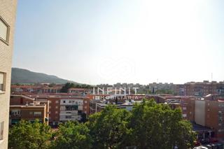 Piso en Reyes Católicos. Vistas despejadas y ubicación perfecta en alcalá de henares!...