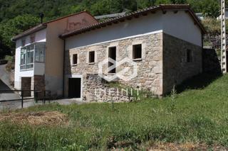 Casa en Somiedo. Naturaleza y tradicin en estado puro casa con jardn privado y