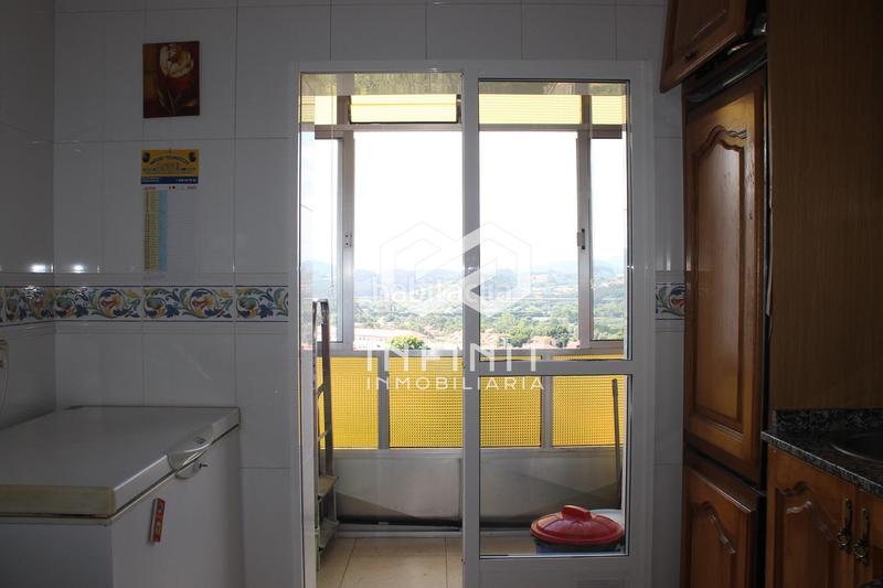 Foto f664e4b2-e263-4302-b74f-3d87fa8ba4a6. Piso playa, ría y montaña todo a un paso en este pisazo en Soto del Barco