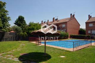 Maison jumelée à Colonia-Bripac. Vive el lujo en alcalá de henares chalet con piscina, bodega y b
