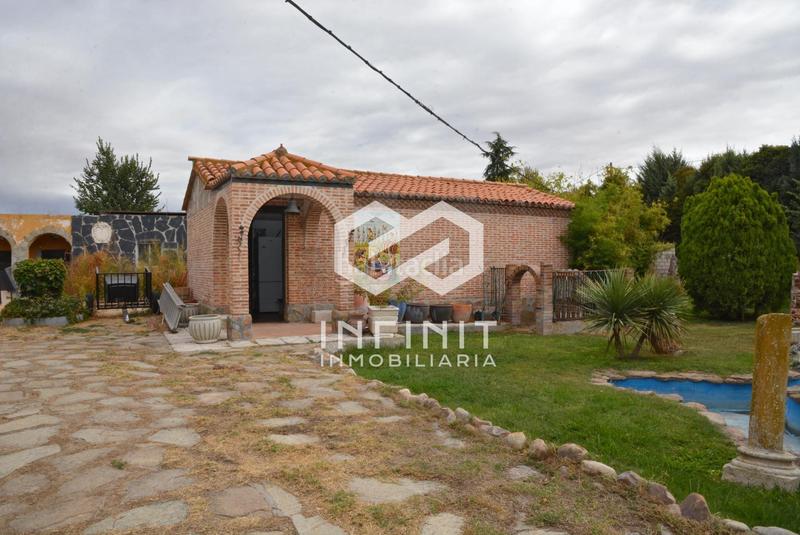 Foto 0a58c46c-261a-4cf5-ac5d-37cd418a9d70. Casale con riscaldamento parcheggio piscina in Serracines