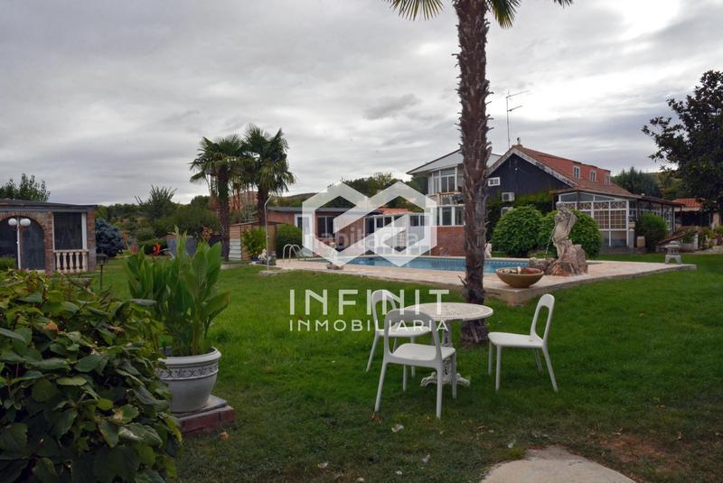 Foto 4c1923a4-2051-4007-84b9-df7653a591e1. Casale con riscaldamento parcheggio piscina in Serracines