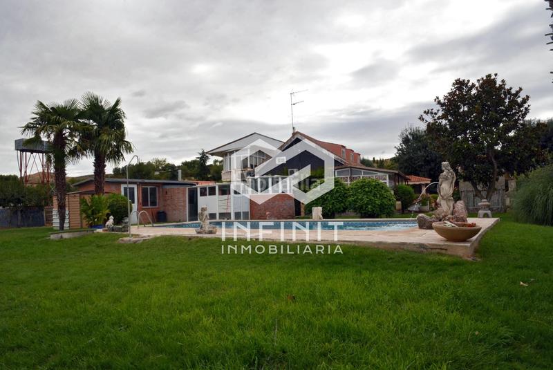 Foto 527a2a69-484a-49d8-ab25-11afa51006df. Casale con riscaldamento parcheggio piscina in Serracines