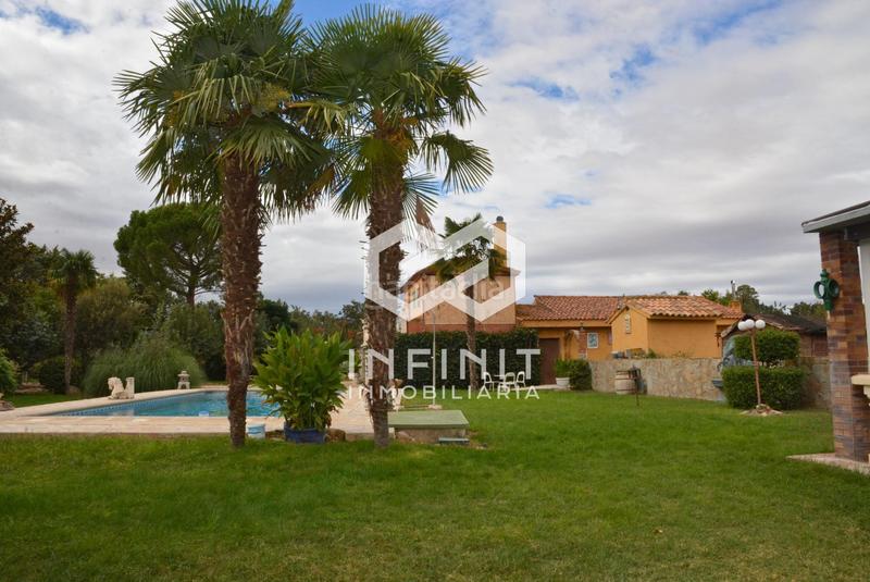 Foto 818b9cce-af5b-4768-83c7-f2a092a9a550. Casale con riscaldamento parcheggio piscina in Serracines