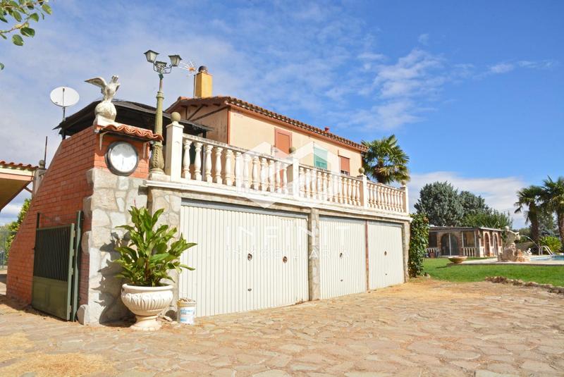 Foto 98305033-ba68-4d86-9c0a-b68751af667c. Casale con riscaldamento parcheggio piscina in Serracines