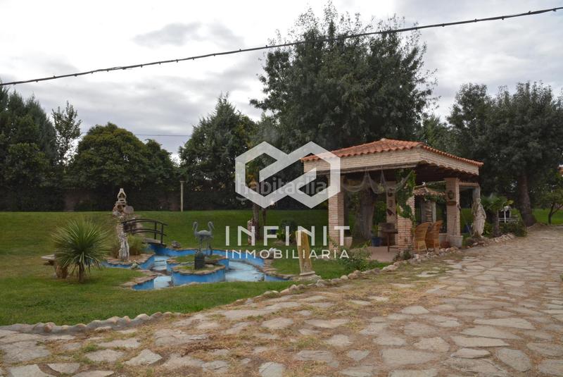 Foto cf13b7bd-0ba4-4f14-b9c4-60ab433fce43. Casale con riscaldamento parcheggio piscina in Serracines