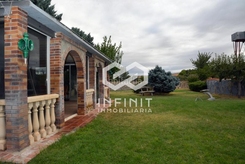 Foto cf70c2fa-9959-4fe7-9d28-a4e2b99d1045. Casale con riscaldamento parcheggio piscina in Serracines