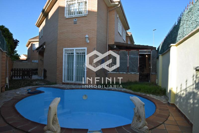 Foto 140ccdf3-ba02-4043-9b6d-19f860ef0749. Casa bifamiliare con riscaldamento parcheggio piscina in Alcalá de Henares