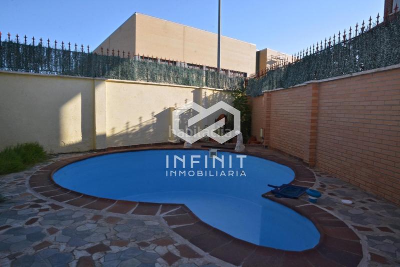 Foto 9208c4fe-af7b-4909-a792-7645f9a8933a. Casa bifamiliare con riscaldamento parcheggio piscina in Alcalá de Henares