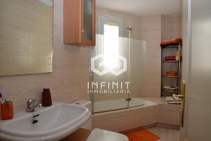Foto b643331e-7e33-4fb6-9706-6ae3af9285c3. Casa bifamiliare con riscaldamento parcheggio piscina in Alcalá de Henares