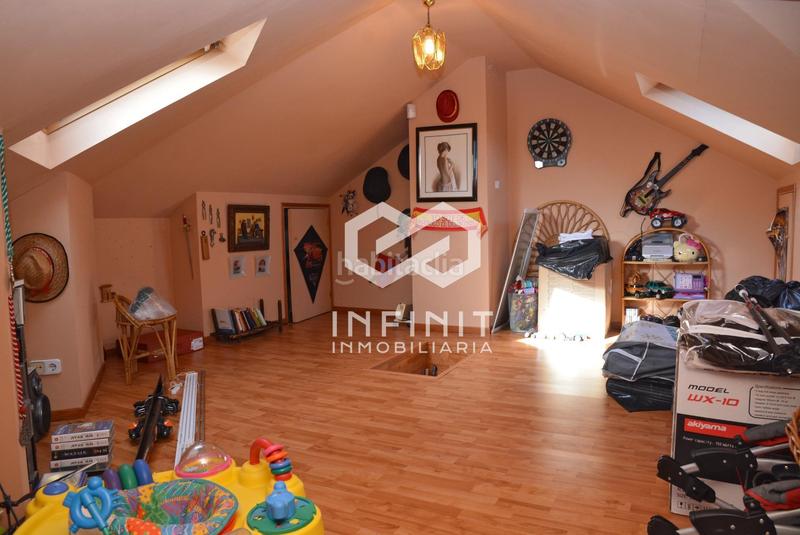 Foto b6ecf4b3-d376-449d-8fd0-22e0ddd71b2a. Casa bifamiliare con riscaldamento parcheggio piscina in Alcalá de Henares