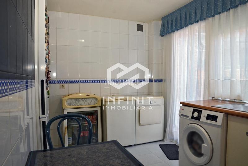 Foto e0759e2f-61a7-4cc3-9f0e-38d464c5d720. Casa bifamiliare con riscaldamento parcheggio piscina in Alcalá de Henares