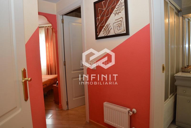 Foto f66a9926-07ff-49a7-bfc6-cb921d1e3a19. Casa bifamiliare con riscaldamento parcheggio piscina in Alcalá de Henares