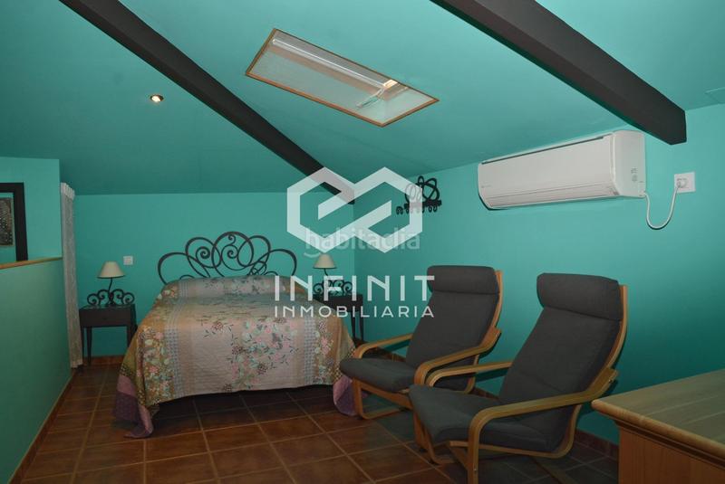 Foto 1303f6f4-8253-49f2-b980-6d3bdbdf4c50. Haus mit parking in Escopete