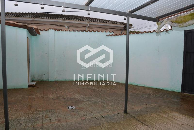 Foto ce4f4182-1f70-4c4f-9775-554adfba71f0. Haus mit parking in Escopete