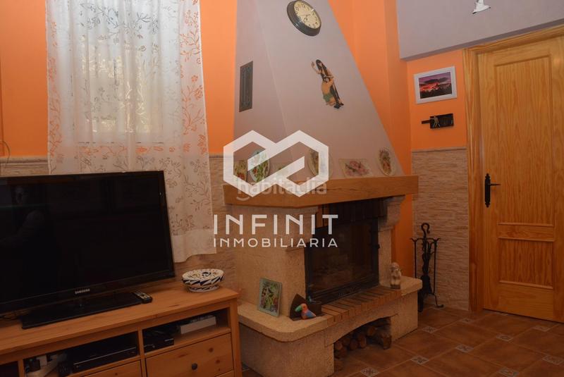 Foto d185b739-93ae-42b9-bb82-7cb423e59e5e. Haus mit parking in Escopete