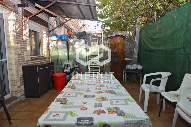 Foto 01bf9191-68ec-4eeb-b0f9-268fdee61662. Maison jumelée avec chauffage parking dans Yebra