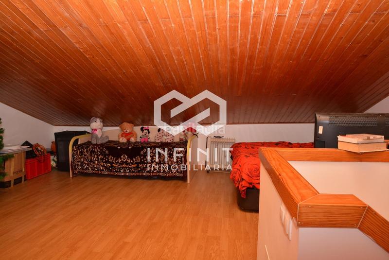 Foto 5bb636d0-07db-46b3-95f2-118640681b59. Maison jumelée avec chauffage parking dans Yebra