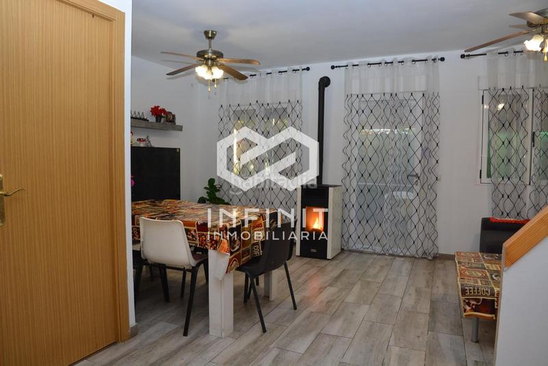 Foto 6808435b-dedc-4a14-a5de-c840575bf246. Maison jumelée avec chauffage parking dans Yebra