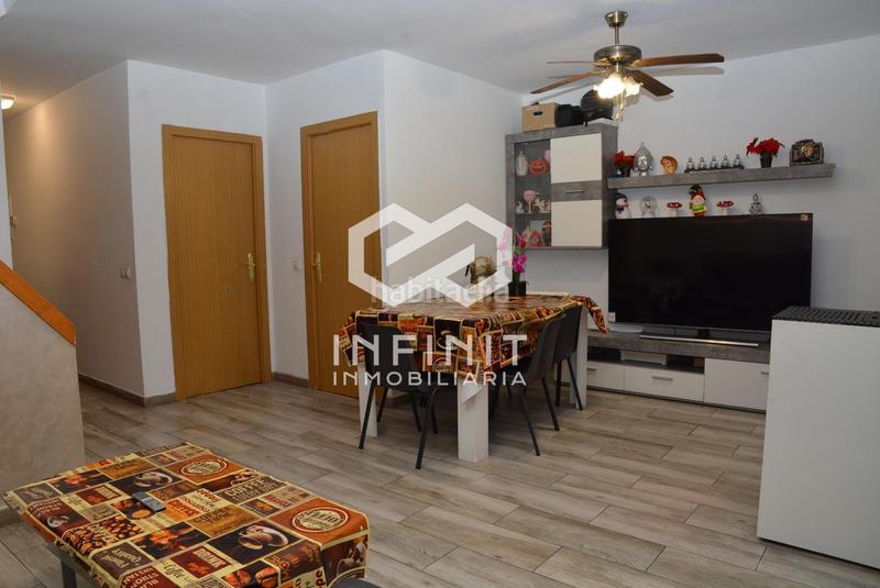 Foto 7fc5d519-d77a-42f4-b7e1-3b9bb6ee5b33. Maison jumelée avec chauffage parking dans Yebra