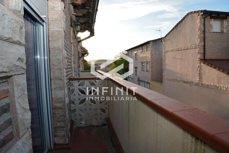 Foto 86cb28d0-e59b-49e8-b7d9-92bf33b65050. Maison jumelée avec chauffage parking dans Yebra