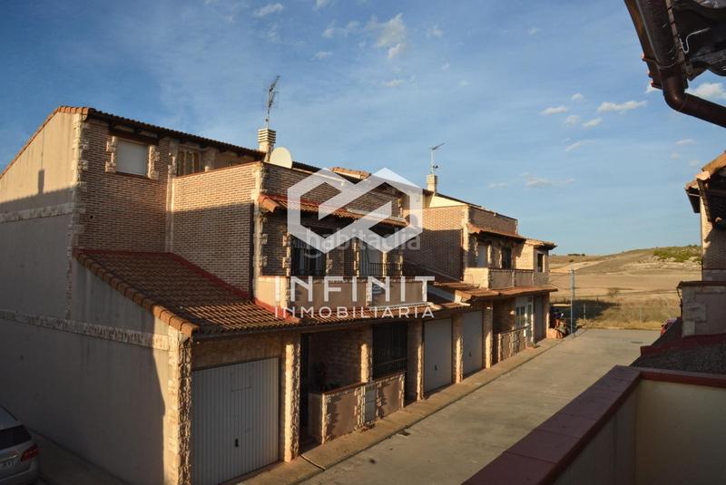 Foto c37e5988-3df8-4da8-8752-5c4e141cc419. Maison jumelée avec chauffage parking dans Yebra